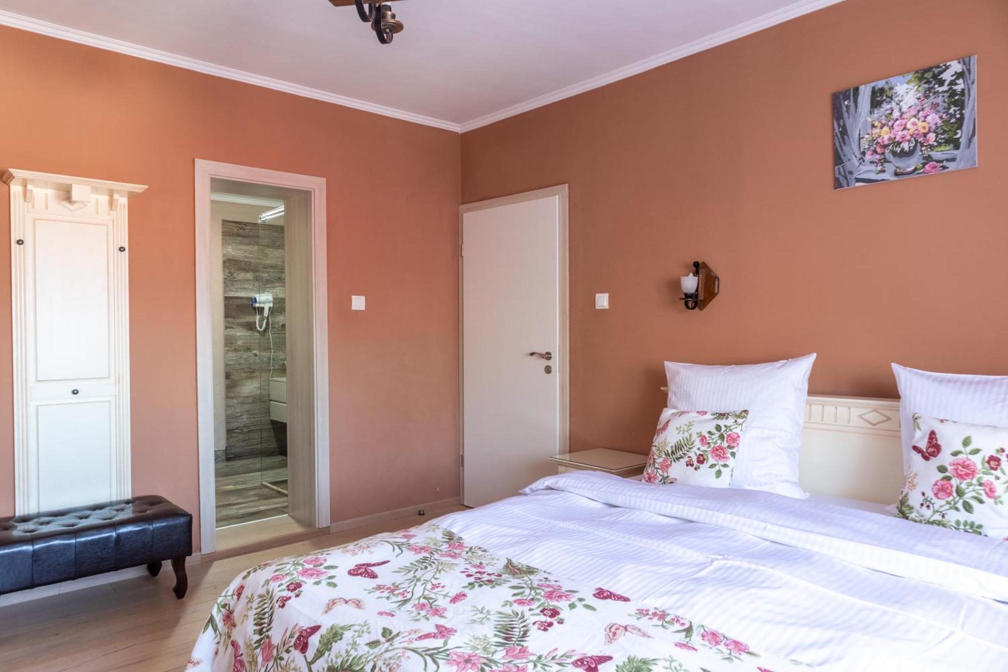 Hotel Vila Crisalia Sibiel -Sibiu Esterno foto
