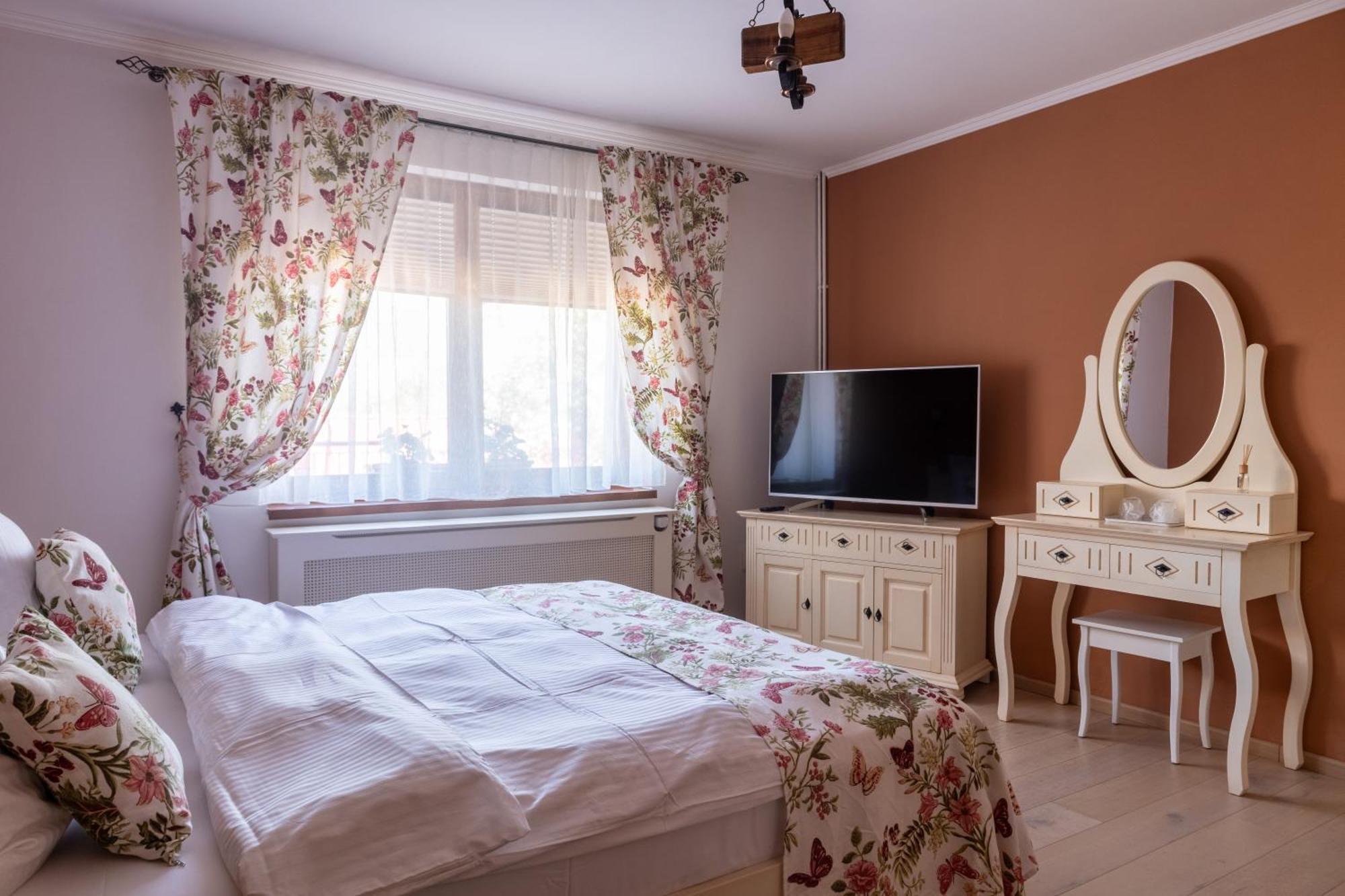 Hotel Vila Crisalia Sibiel -Sibiu Esterno foto